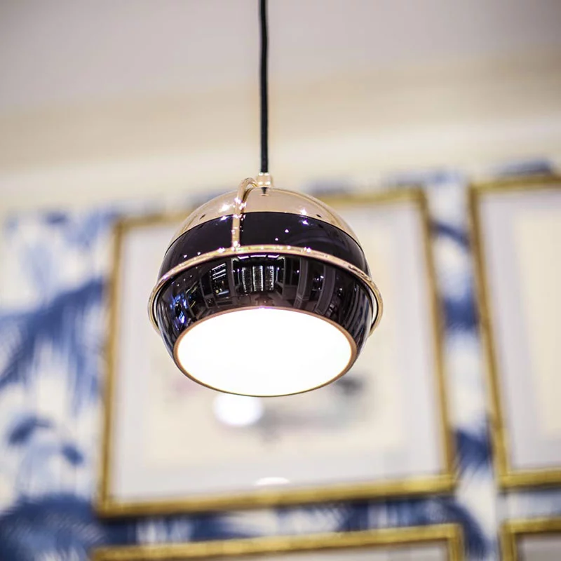 Black widow pendant lamp