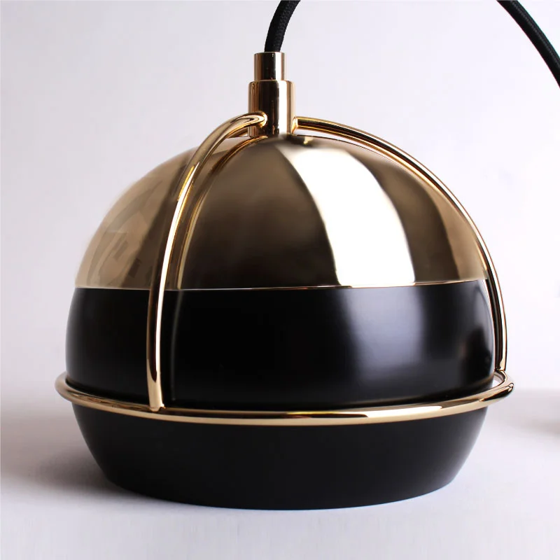 Black widow pendant lamp