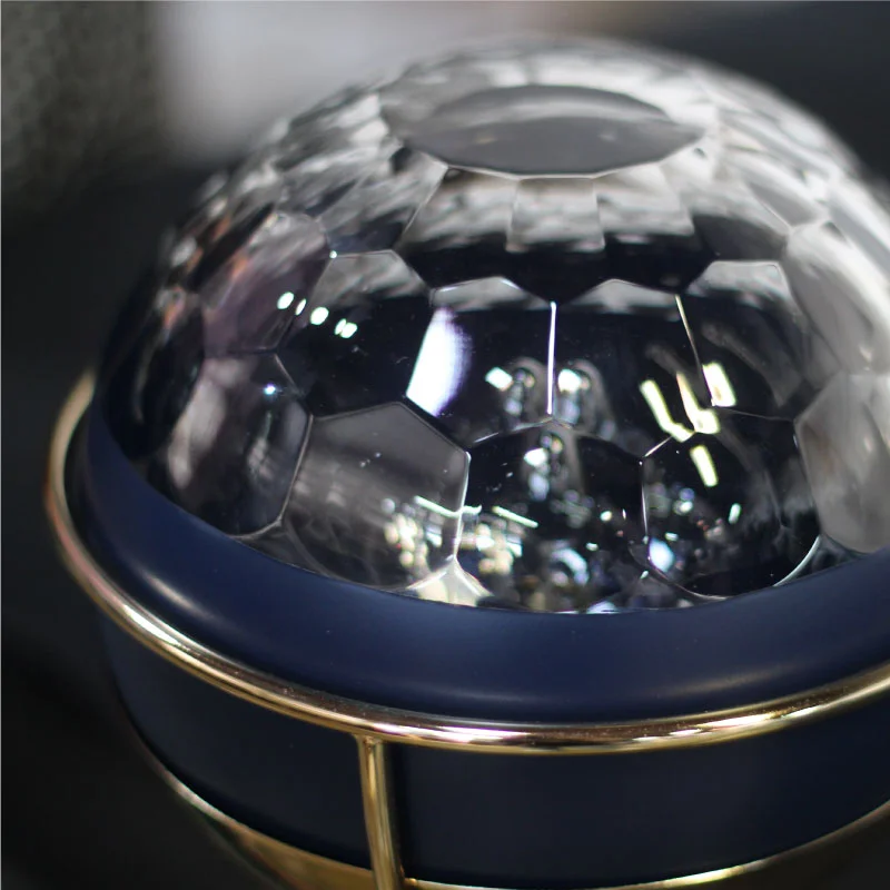Black widow wall lamp