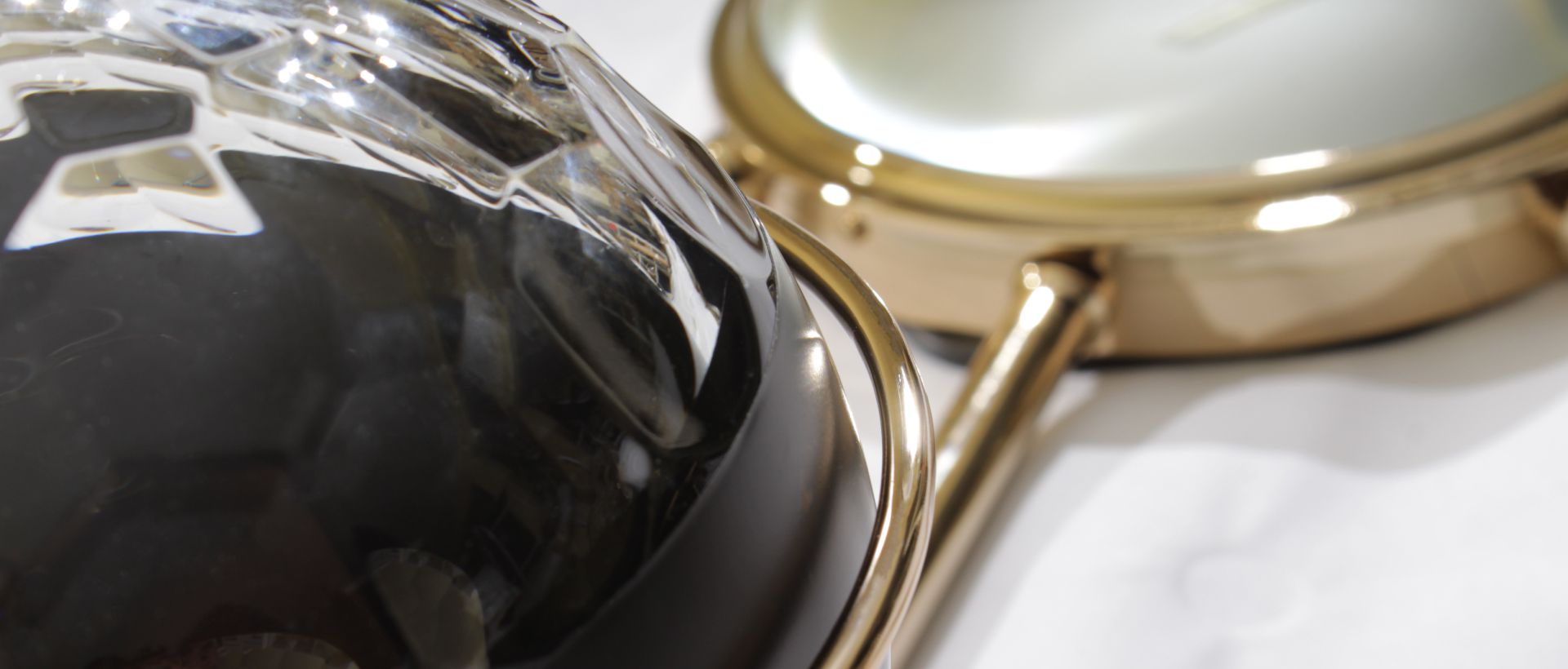 Black Widow Wall Lamp